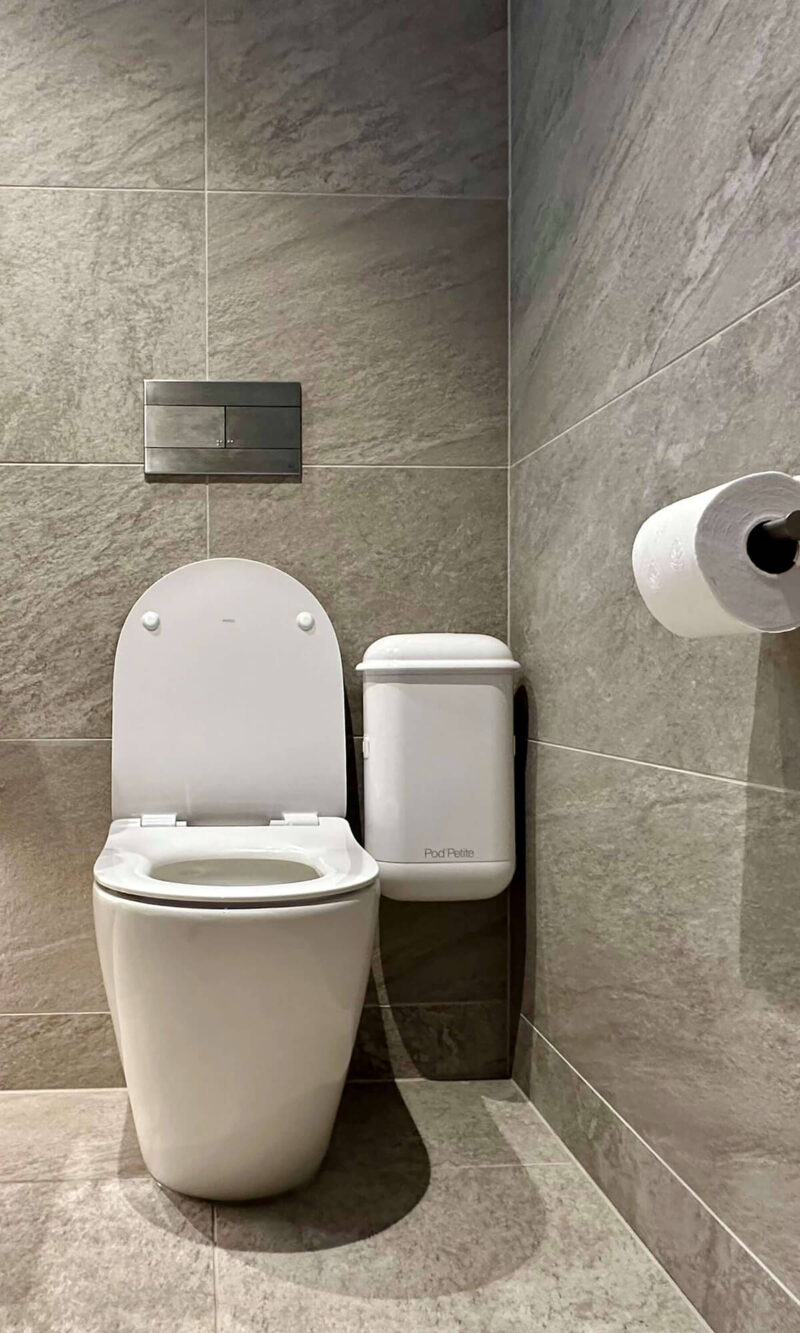 Pod Petite Auto White Sanitary Unit