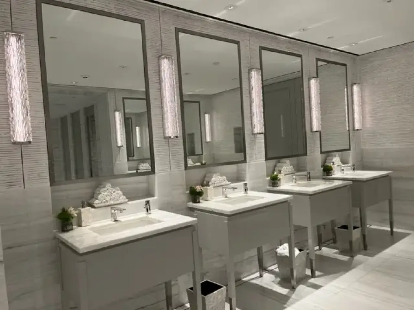 The Peninsula, London hotel washroom. Why is hygiene important in the workplace - SaniPod